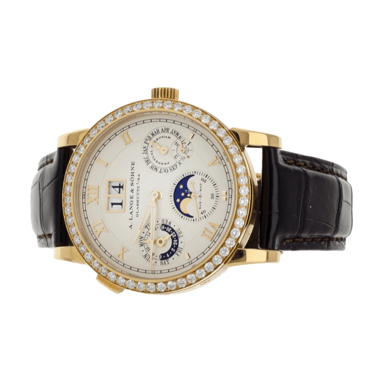 A. Lange & Söhne,Saxonia 38.50mm,38.50mm,Yellow Gold,White,Automatic,Moonphase,Perpetual Calendar,Leap Year,Month,46hours,In-house Caliber,820,820.021E