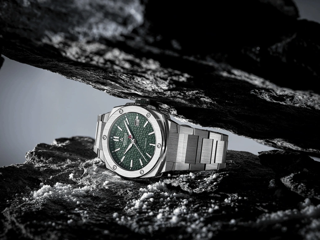 Alpina,ALPINER 39x40.40mm,39x40.40mm,Stainless Steel,Green,Automatic,Day,In-house Caliber,AL,AL-525GR3AE6B
