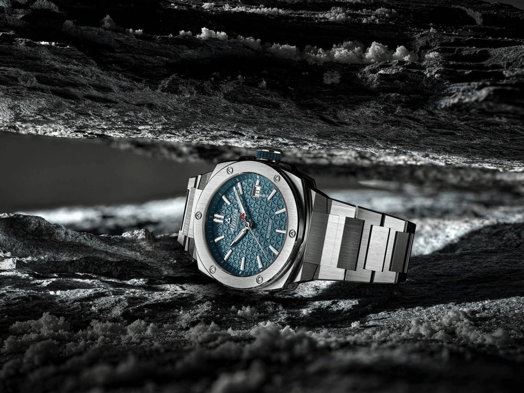Alpina,ALPINER 39x40.40mm,39x40.40mm,Stainless Steel,Blue,Automatic,Day,In-house Caliber,AL,AL-525TB3AE6B