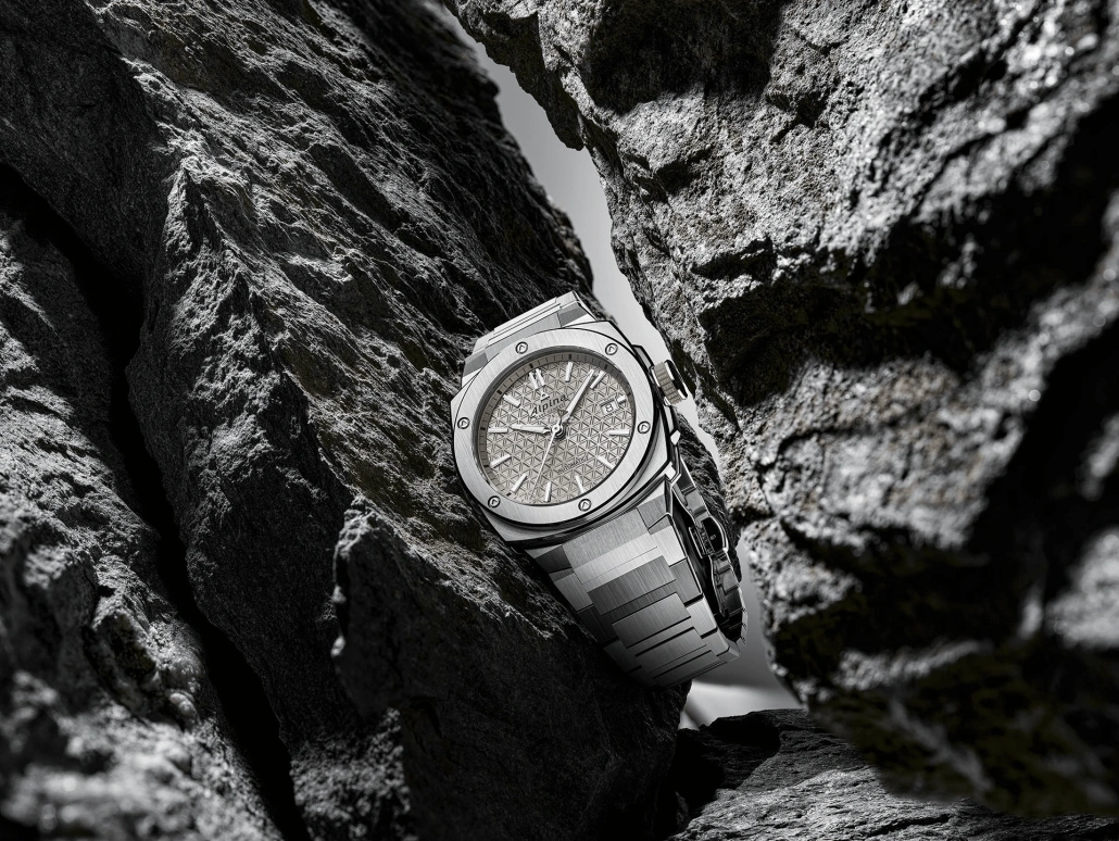 Alpina,ALPINER 39x40.40mm,39x40.40mm,Stainless Steel,Cream,Automatic,Day,In-house Caliber,AL,AL-525BG3AE6B