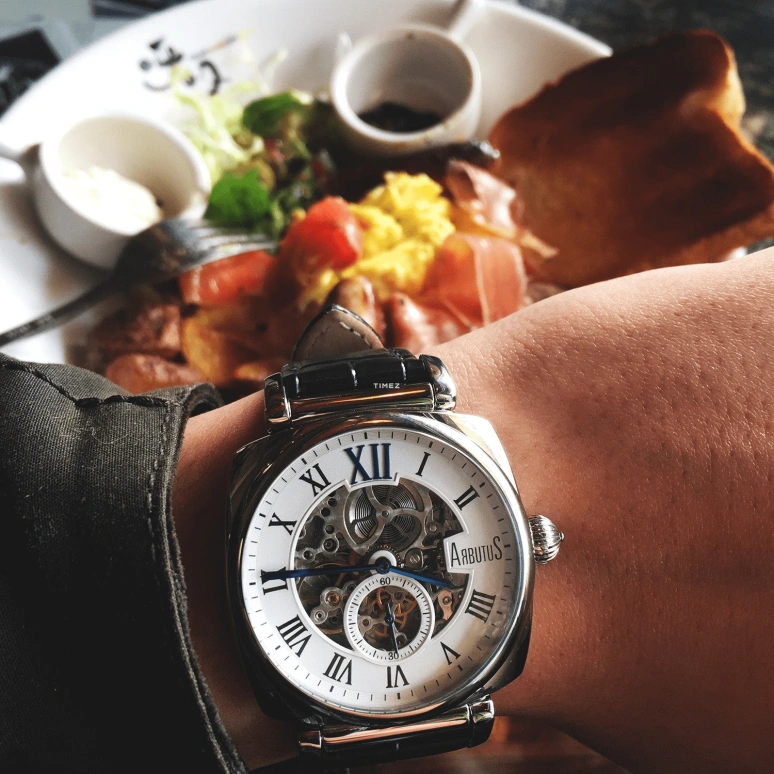 Arbutus,Skyscraper 42mm,42mm,Stainless Steel,White,Automatic,36hours,Sapphire,Crystal Glass,AR1608SWB