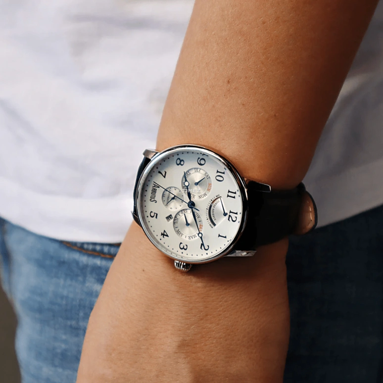 Arbutus,York 43.50mm,43.50mm,Stainless Steel,White,Silver,Automatic,Month,Date,Day,Power Reserve Indicator,40hours,Sapphire,Crystal Glass,AR914SWB