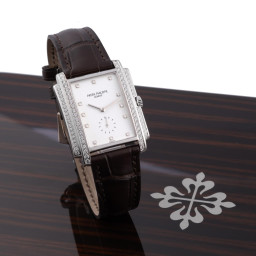 Sample photo of patek-philippe5025 at Antiquorum Important Modern & Vintage Timepieces