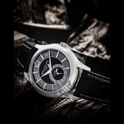 Sample photo of patek-philippe5205g-010 at Christie's Important Watches Featuring The Generations & Timeless Opulence Collections