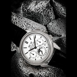 Sample photo of patek-philippe5270g-001 at Christie's Important Watches Featuring The Generations & Timeless Opulence Collections