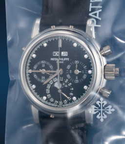 Sample photo of patek-philippe5004p-033 at Phillips The Hong Kong Watch Auction: XVII