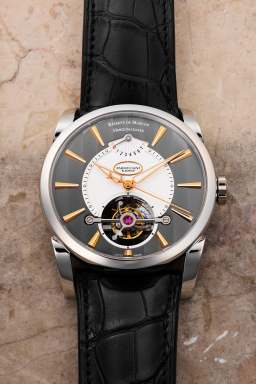 Sample photo of parmigiani-fleurierpfh251-2000200 at Phillips Phillips Watches Online: The New York Sessions Featuring the 1979 Collection, Spring 2025