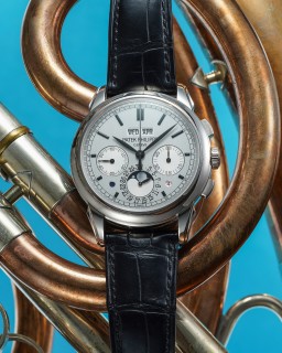 Sample photo of patek-philippe5270g-001 at Phillips Phillips Watches Online Auction: The Geneva Sessions Fall 2023