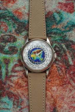 Sample photo of patek-philippe5131g-001 at Phillips Phillips Watches Online Auction: The Geneva Sessions Spring 2025