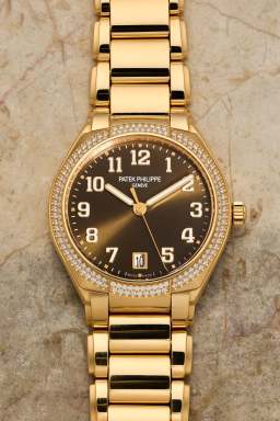 Sample photo of patek-philippe7300/1200r-001 at Phillips Phillips Watches Online Auction: The New York Sessions, Fall 2025