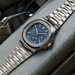 Sample photo of patek-philippe5740/1g at Phillips Phillips Watches Online: The Geneva Sessions, Fall 2022