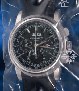 Sample photo of patek-philippe5970p-001 at Phillips The Hong Kong Watch Auction: XXI