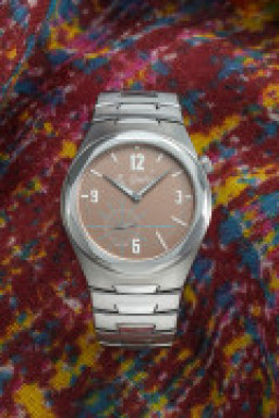 Sample photo of romain-gauthiermon00581 at Phillips Phillips Watches Online Auction: The Geneva Sessions Spring 2025