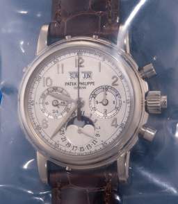 Sample photo of patek-philippe5004g-013 at Phillips The Hong Kong Watch Auction: XX