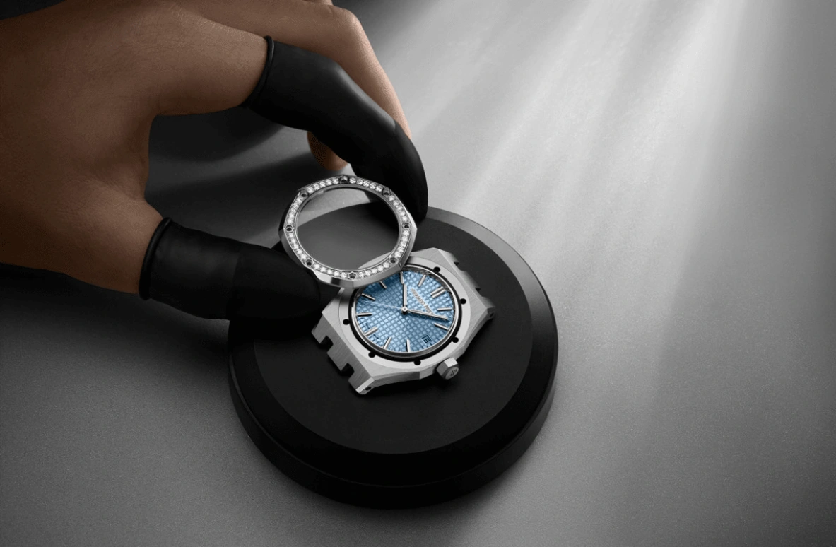 Audemars Piguet,Royal Oak 37mm,37mm,Stainless Steel,Blue,Automatic,Day,60hours,15551ST,15551ST.ZZ.1356ST.01 50th