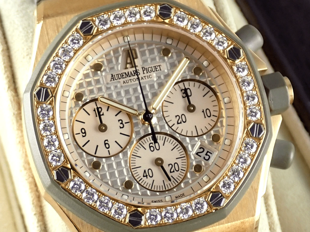 Audemars Piguet,Royal Oak Offshore 37mm,37mm,Yellow Gold,Silver,Automatic,Chronograph,Day,25986AK,25986AK.ZZ.D003CA.02
