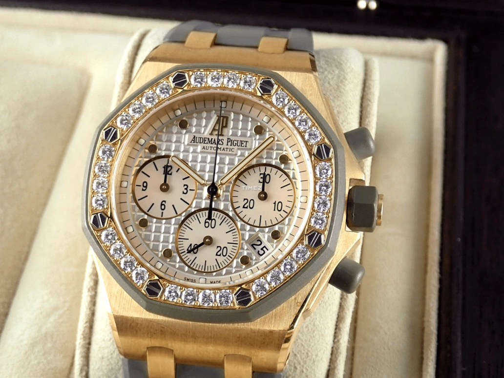 Audemars Piguet,Royal Oak Offshore 37mm,37mm,Yellow Gold,Silver,Automatic,Chronograph,Day,25986AK,25986AK.ZZ.D003CA.02