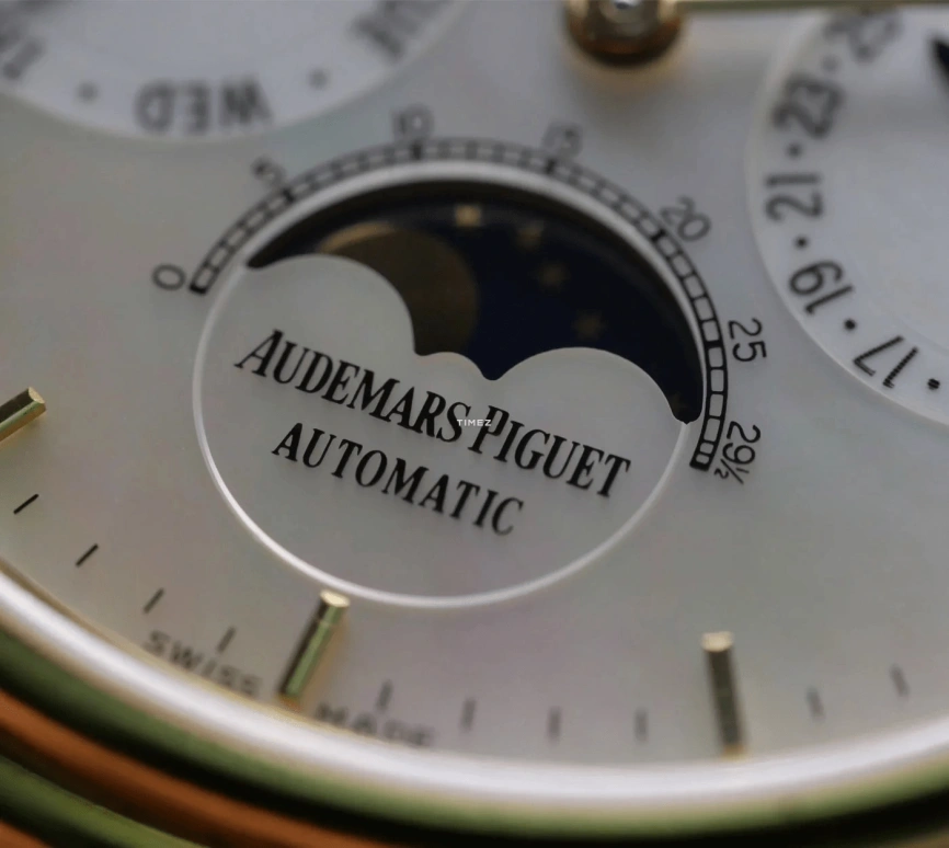 Audemars Piguet,Other 37mm,37mm,Yellow Gold,White,Quartz,Moonphase,Perpetual Calendar,Month,Date,Sapphire,Crystal Glass,Round,5549BA MOP Dial
