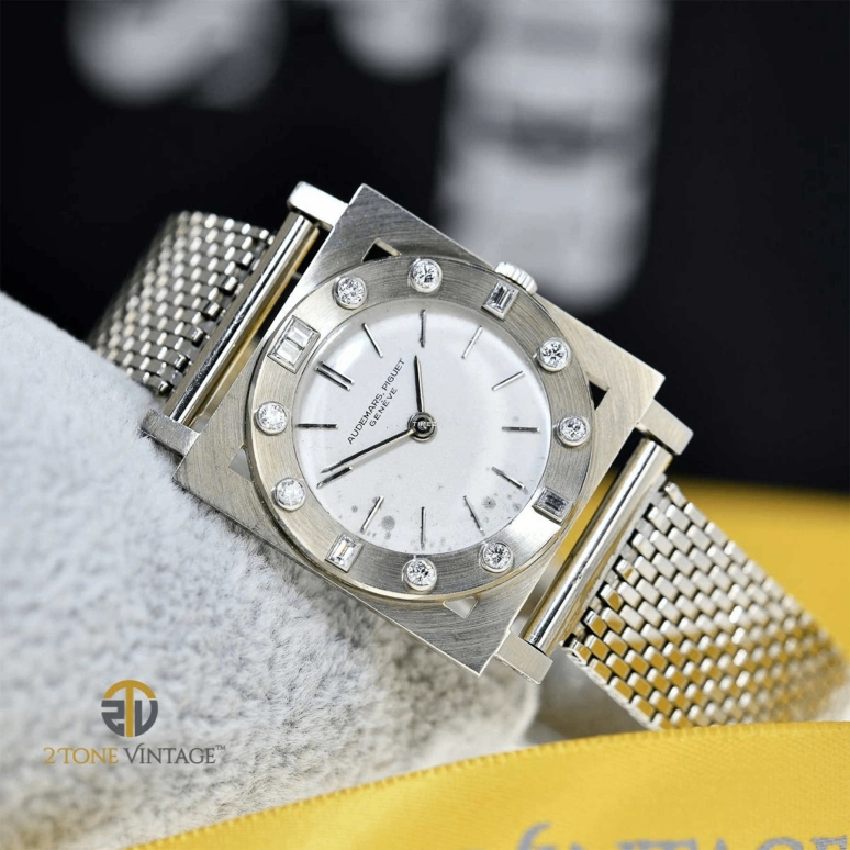 Audemars Piguet,Classique 28mm,28mm,White Gold,Silver White,Handwound,Sapphire,Crystal Glass,Square,5144BC