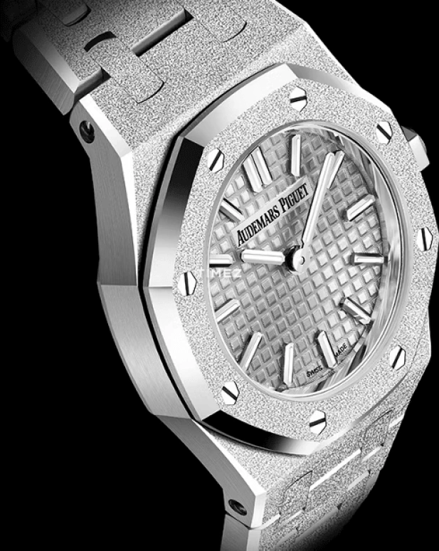 Audemars Piguet,Royal Oak 23mm,23mm,White Gold,Silver,Quartz,In-house Caliber,Sapphire,67630BC,67630BC.GG.1312BC.01-C