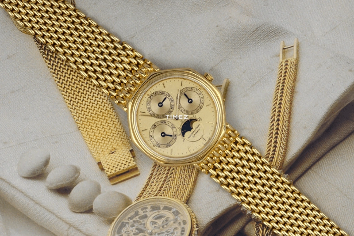 Audemars Piguet,Other 35.50mm,35.50mm,Yellow Gold,Champagne,Automatic,Moonphase,Perpetual Calendar,Month,Date,Sapphire,Crystal Glass,Octagon,25557BA