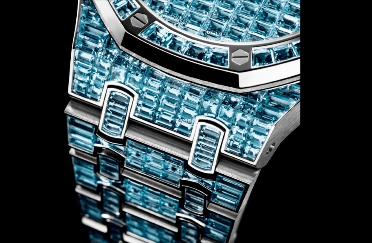 Audemars Piguet,Royal Oak 41mm,41mm,White Gold,Blue,Automatic,70hours,In-house Caliber,15514BC,15514BC.TO.1284BC.01 50th