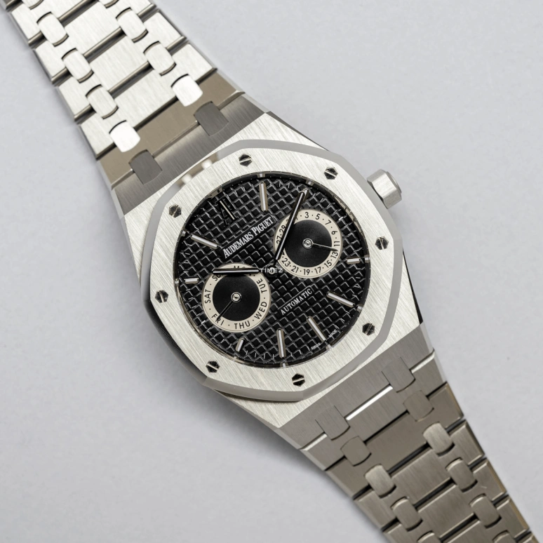 Audemars Piguet,Royal Oak 39mm,39mm,Stainless Steel,Black,Automatic,Date,Day,26330,26330.ST.OO.1220ST.01.A