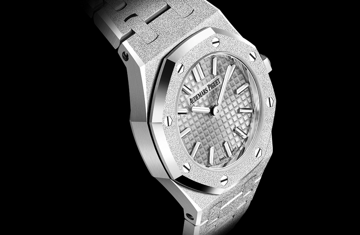Audemars Piguet,Royal Oak 23mm,23mm,White Gold,Grey,Quartz,In-house Caliber,Sapphire,Crystal Glass,67630BC,67630BC.GG.1312BC.01