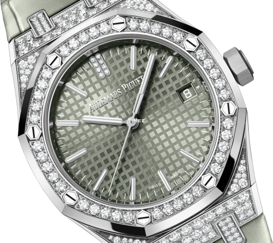 Audemars Piguet,Royal Oak 37mm,37mm,White Gold,Green,Automatic,Day,60hours,15551BC,15551BC.ZZ.D405CR.01