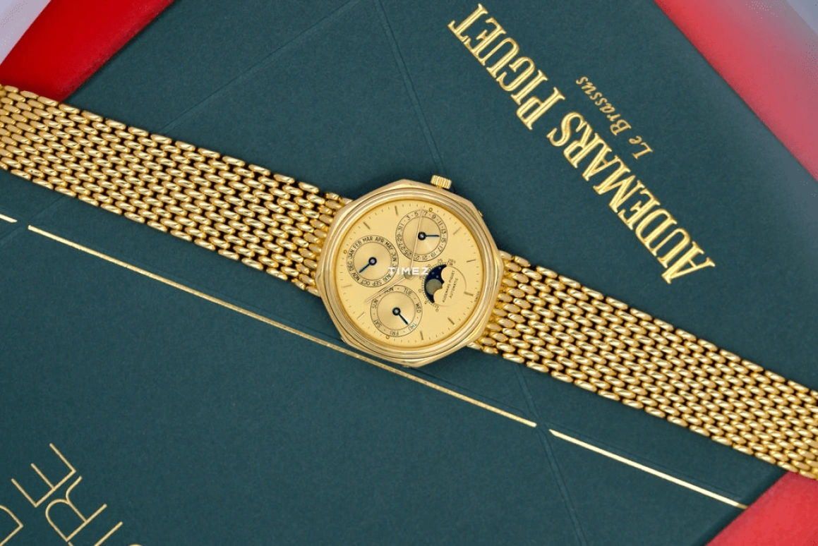 Audemars Piguet,Other 35.50mm,35.50mm,Yellow Gold,Champagne,Automatic,Moonphase,Perpetual Calendar,Month,Date,Sapphire,Crystal Glass,Octagon,25557BA
