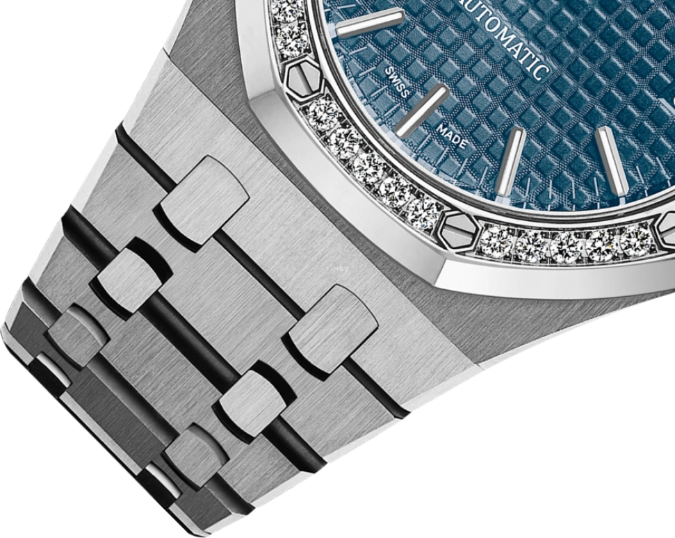 Audemars Piguet,Royal Oak 37mm,37mm,Stainless Steel,Blue,Automatic,Day,60hours,Kali Uchis,15451ST,15451ST.ZZ.1256ST.03