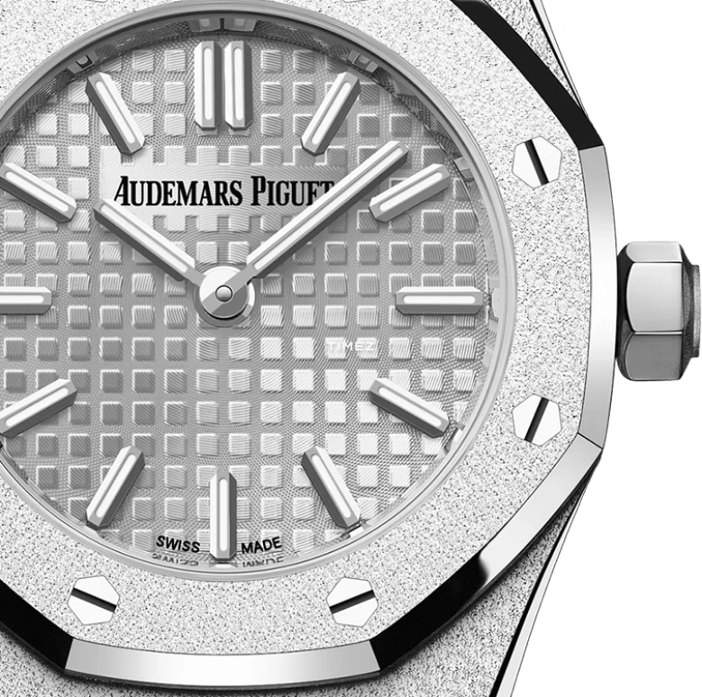 Audemars Piguet,Royal Oak 23mm,23mm,White Gold,Silver,Quartz,In-house Caliber,Sapphire,67630BC,67630BC.GG.1312BC.01-C