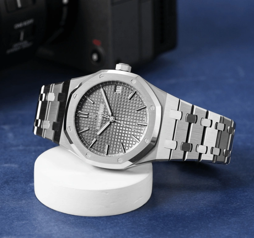 Audemars Piguet,Royal Oak 41mm,41mm,Stainless Steel,Grey,Automatic,Day,70hours,15510ST,15510ST.OO.1320ST.10