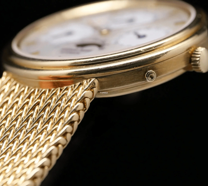 Audemars Piguet,Other 37mm,37mm,Yellow Gold,White,Quartz,Moonphase,Perpetual Calendar,Month,Date,Sapphire,Crystal Glass,Round,5549BA MOP Dial