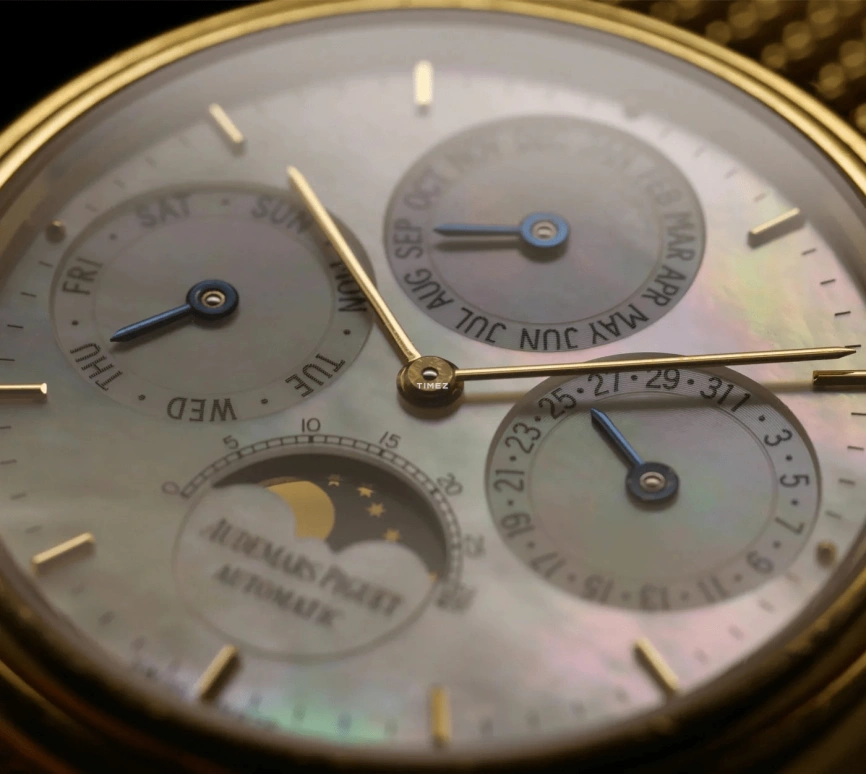 Audemars Piguet,Other 37mm,37mm,Yellow Gold,White,Quartz,Moonphase,Perpetual Calendar,Month,Date,Sapphire,Crystal Glass,Round,5549BA MOP Dial