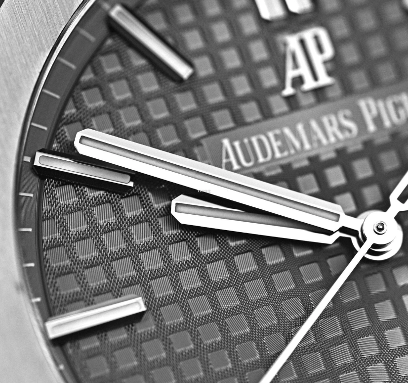 Audemars Piguet,Royal Oak 41mm,41mm,Stainless Steel,Grey,Automatic,Day,70hours,15510ST,15510ST.OO.1320ST.10