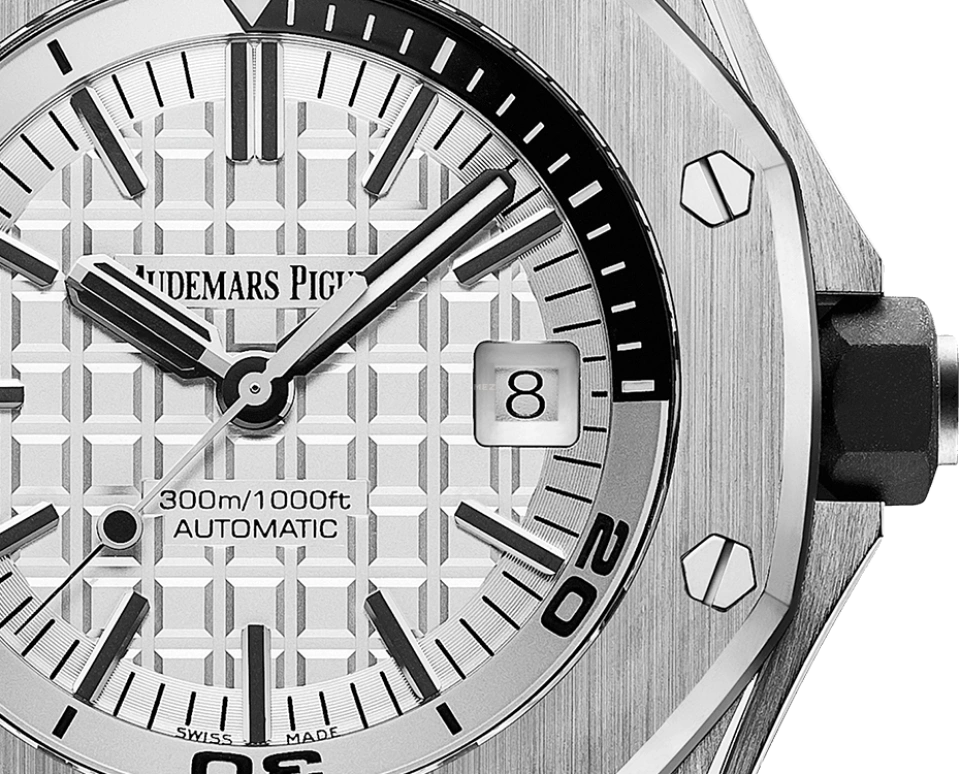 Audemars Piguet,Royal Oak Offshore 42mm,42mm,Stainless Steel,Silver,White,Automatic,Day,60hours,15710ST,15710ST.OO.A002CA.02