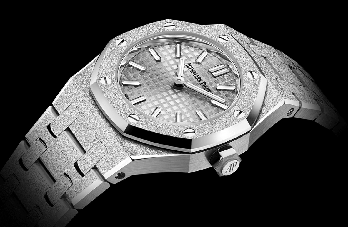 Audemars Piguet,Royal Oak 23mm,23mm,White Gold,Grey,Quartz,In-house Caliber,Sapphire,Crystal Glass,67630BC,67630BC.GG.1312BC.01
