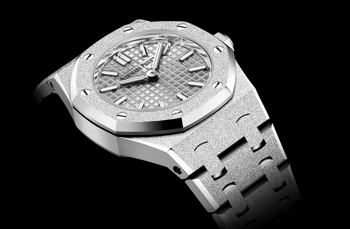 Audemars Piguet,Royal Oak 23mm,23mm,White Gold,Grey,Quartz,In-house Caliber,Sapphire,Crystal Glass,67630BC,67630BC.GG.1312BC.01