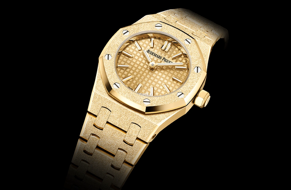Audemars Piguet,Royal Oak 23mm,23mm,Yellow Gold,Champagne,Quartz,In-house Caliber,Sapphire,Crystal Glass,Rihanna,67630BA,67630BA.GG.1312BA.01