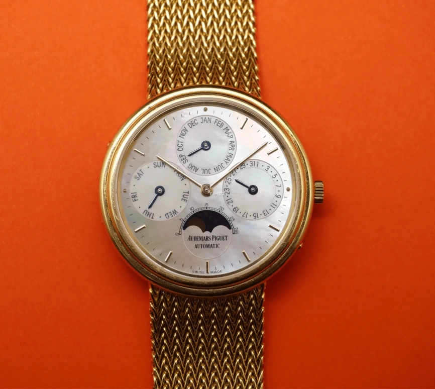 Audemars Piguet,Other 37mm,37mm,Yellow Gold,White,Quartz,Moonphase,Perpetual Calendar,Month,Date,Sapphire,Crystal Glass,Round,5549BA MOP Dial