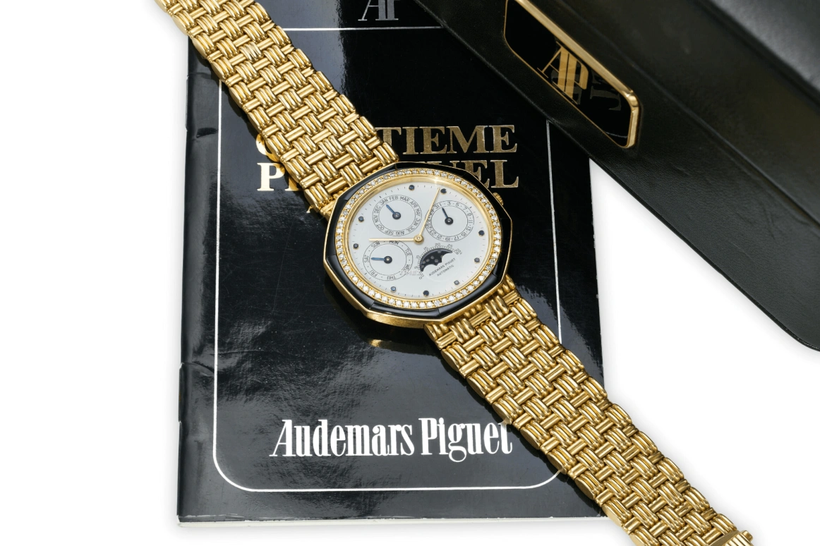 Audemars Piguet,Other 38mm,38mm,Yellow Gold,White,Automatic,Moonphase,Perpetual Calendar,Month,Date,Sapphire,Crystal Glass,Octagon,5551BA ONYX