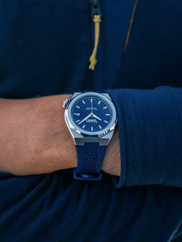 BA111OD,Chapter 7 40mm,40mm,Stainless Steel,Blue,Automatic,Day,38hours,Chapter 7 Chronometer Absolute Blue stainless steel bracelet