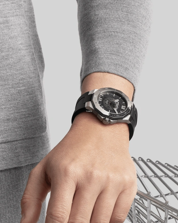 Baume & Mercier,Riviera 42.10x39.05mm,42.10x39.05mm,Stainless Steel,Smoky Gray,Automatic,Day,Sapphire,Crystal Glass,10717