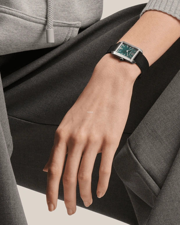 Baume & Mercier,Hampton 22.20x34.90mm,22.20x34.90mm,Stainless Steel,Green,Quartz,Sapphire,Crystal Glass,Rectangular,10630