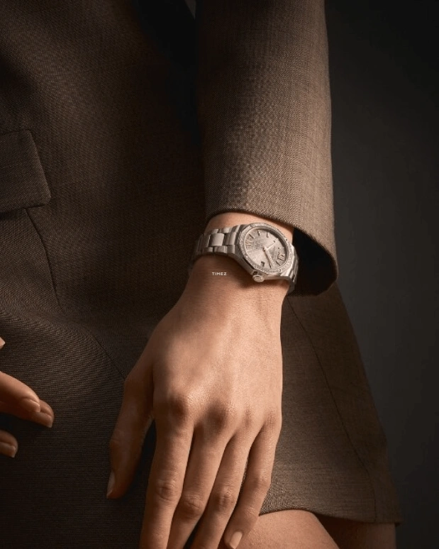 Baume & Mercier,Riviera 33mm,33mm,Stainless Steel,Silver,Quartz,Day,Sapphire,Hardlex,10796
