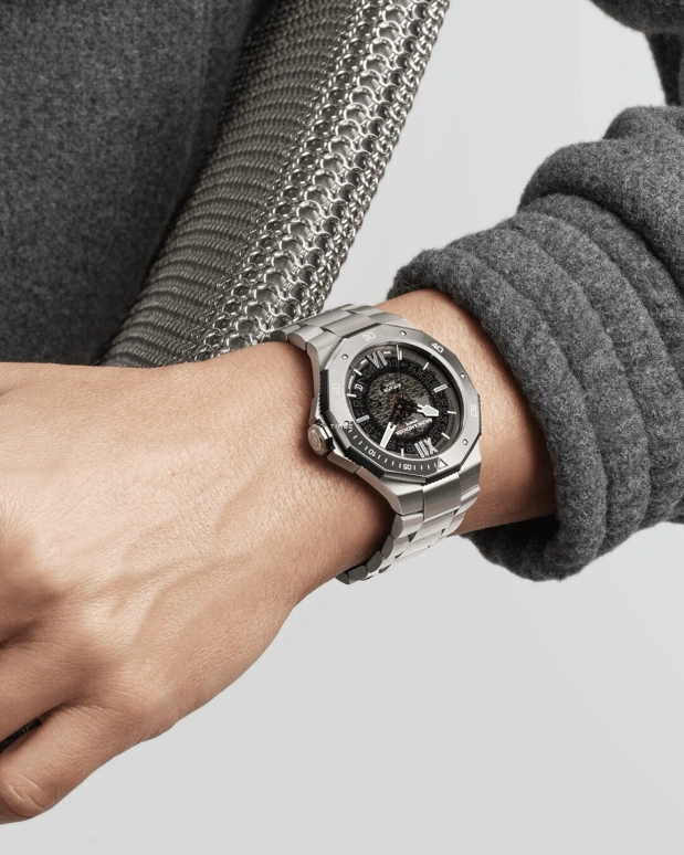 Baume & Mercier,Riviera 42.10x39.05mm,42.10x39.05mm,Stainless Steel,Smoky Gray,Automatic,Day,Sapphire,Crystal Glass,10717