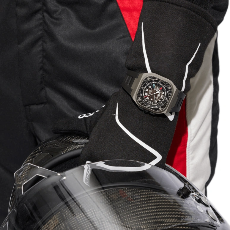 Bell & Ross,BR-X5 41mm,41mm,Titanium,Carbon,Black,Automatic,Day,Power Reserve Indicator,BRX5R,BRX5R-RAC-TI/SRB