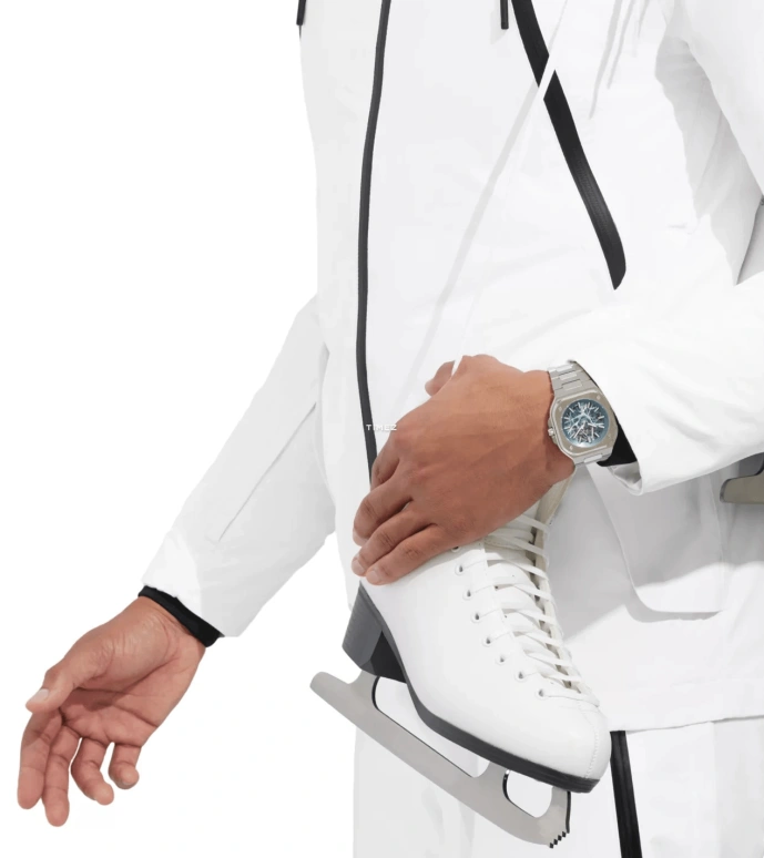 Bell & Ross,Urban 40mm,40mm,Stainless Steel,Ice Blue,Automatic,54hours,In-house Caliber,BR05A,BR05A-AB-SKST/SST