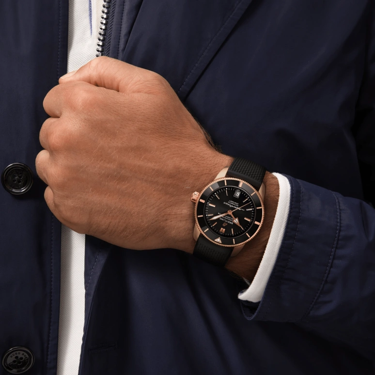 Breitling,Superocean Heritage 42mm,42mm,Red Gold,Black,Automatic,Day,70hours,RB2010121B1S1